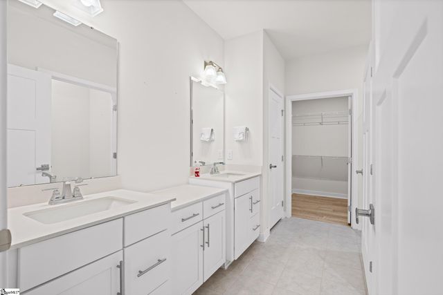 61 Moss Hollow Way, Simpsonville, SC 29680