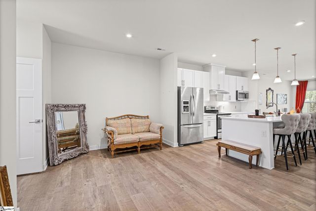 61 Moss Hollow Way, Simpsonville, SC 29680