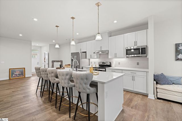 61 Moss Hollow Way, Simpsonville, SC 29680