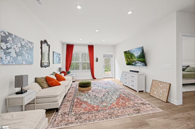 61 Moss Hollow Way, Simpsonville, SC 29680