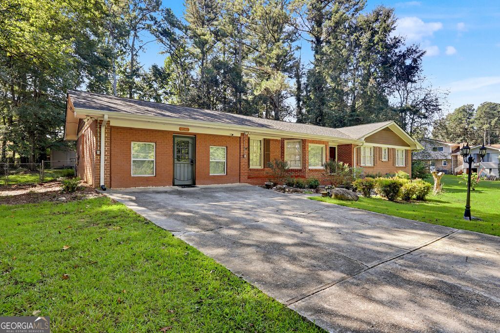 2246 Rhett Court, Lawrenceville, GA 30044