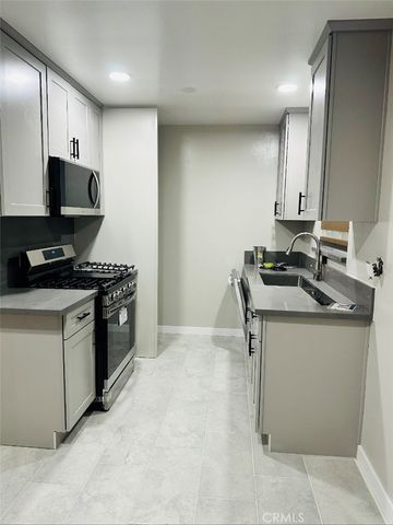 10024 Foster, Bellflower, CA 90706