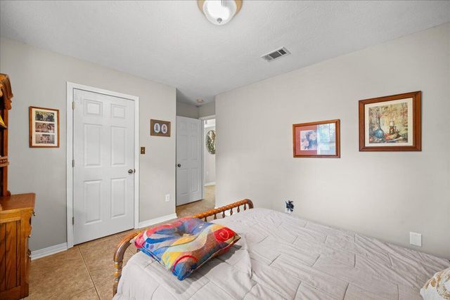 261 Corinth Rd., Petal, MS 39465