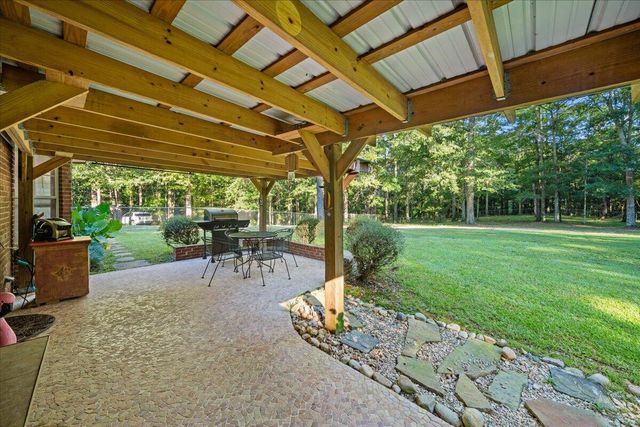 261 Corinth Rd., Petal, MS 39465