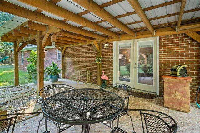 261 Corinth Rd., Petal, MS 39465