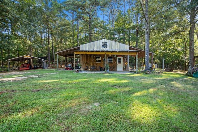 261 Corinth Rd., Petal, MS 39465