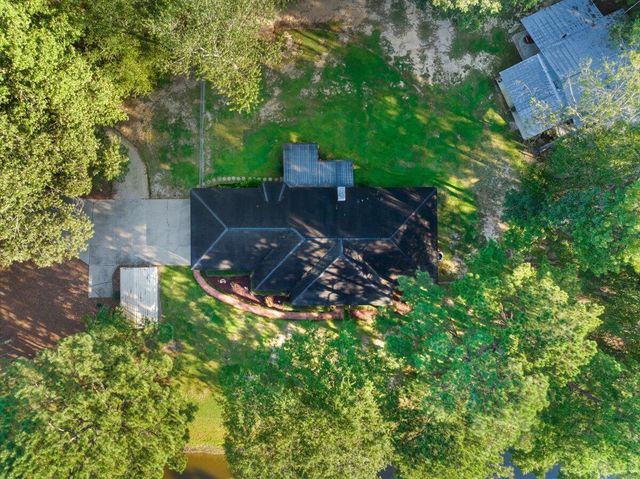 261 Corinth Rd., Petal, MS 39465