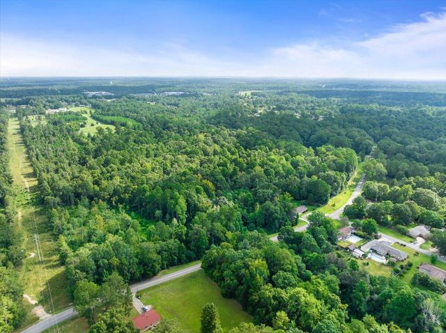 261 Corinth Rd., Petal, MS 39465