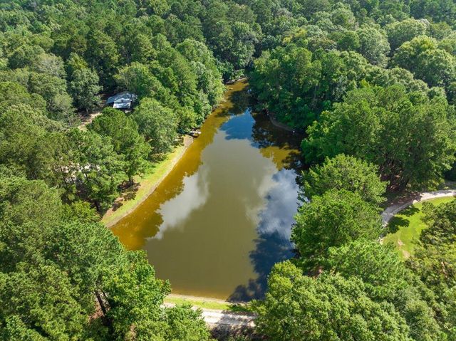 261 Corinth Rd., Petal, MS 39465