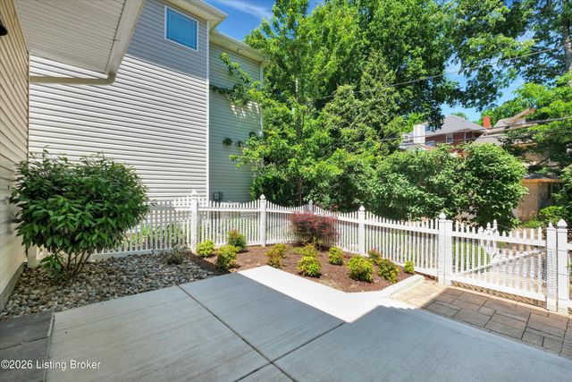 307 Cliffwood Hill Way, Louisville, KY 40206