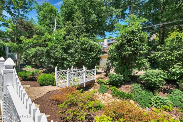 307 Cliffwood Hill Way, Louisville, KY 40206
