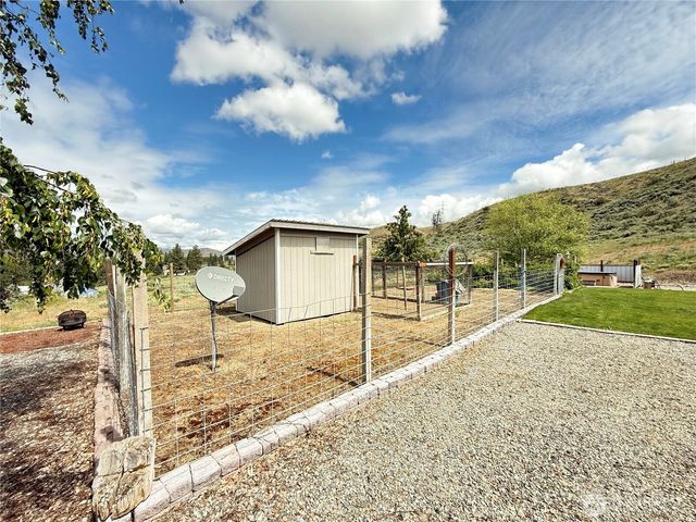 92 Crumbacher Road, Tonasket, WA 98855