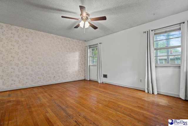 1507 Woods Rd, Florence, SC 29501
