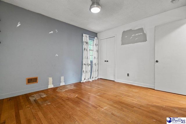 1507 Woods Rd, Florence, SC 29501
