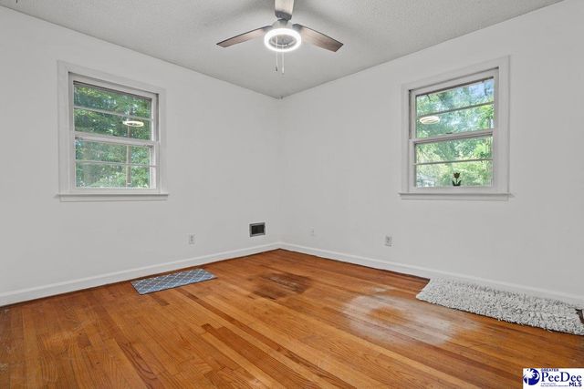 1507 Woods Rd, Florence, SC 29501