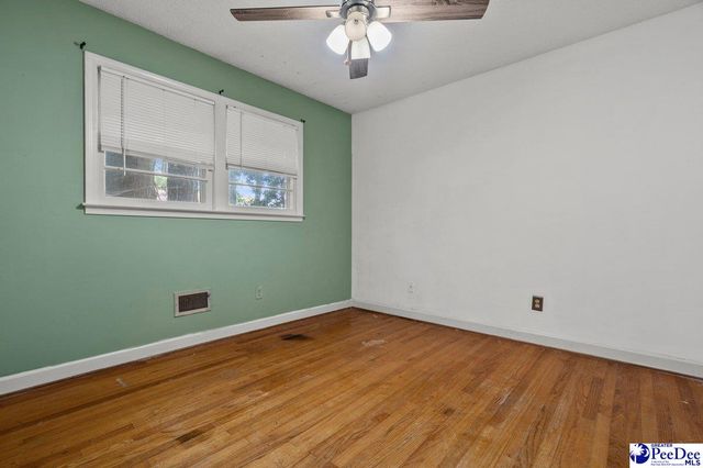 1507 Woods Rd, Florence, SC 29501