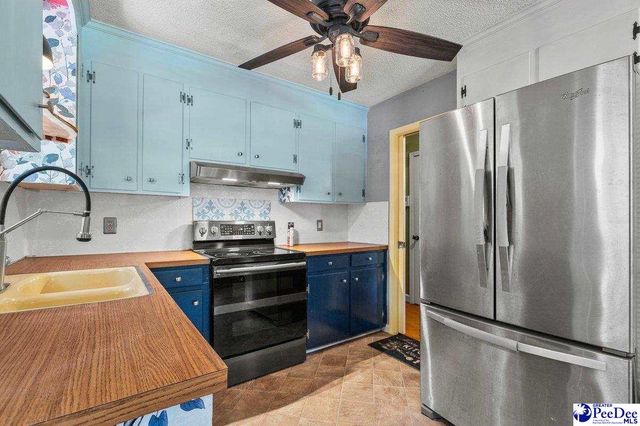 1507 Woods Rd, Florence, SC 29501