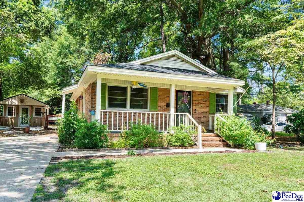1507 Woods Rd, Florence, SC 29501