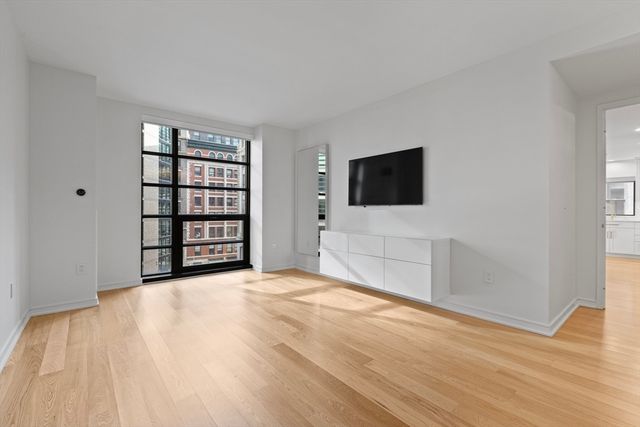 580 Washington Street 5C, Boston, MA 02111