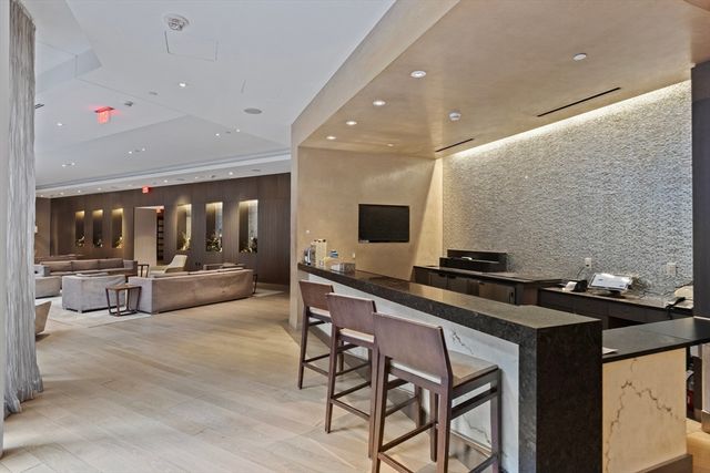 580 Washington Street 5C, Boston, MA 02111