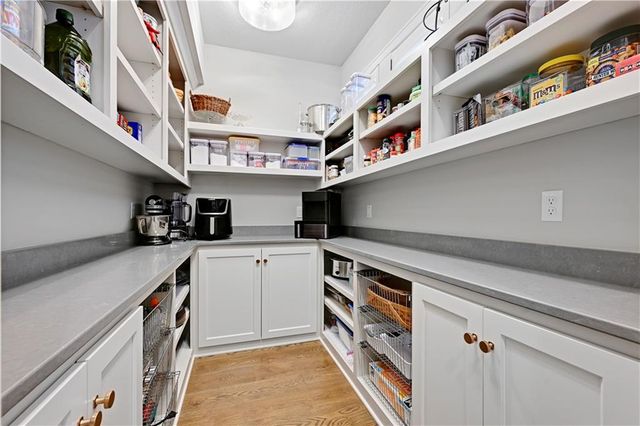 14527 S Parkhill Street, Olathe, KS 66062