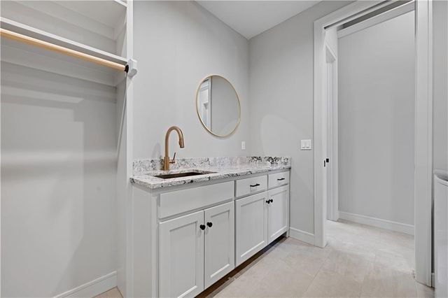 14527 S Parkhill Street, Olathe, KS 66062