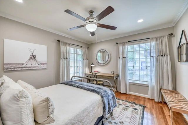 708 W Schubert ST, Fredericksburg, TX 78624