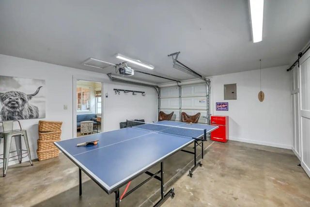 708 W Schubert ST, Fredericksburg, TX 78624