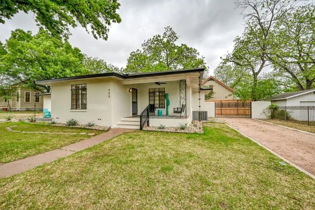 708 W Schubert ST, Fredericksburg, TX 78624