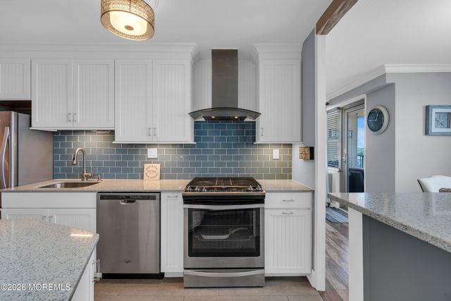 28 Riverside Avenue 11K, Red Bank, NJ 07701