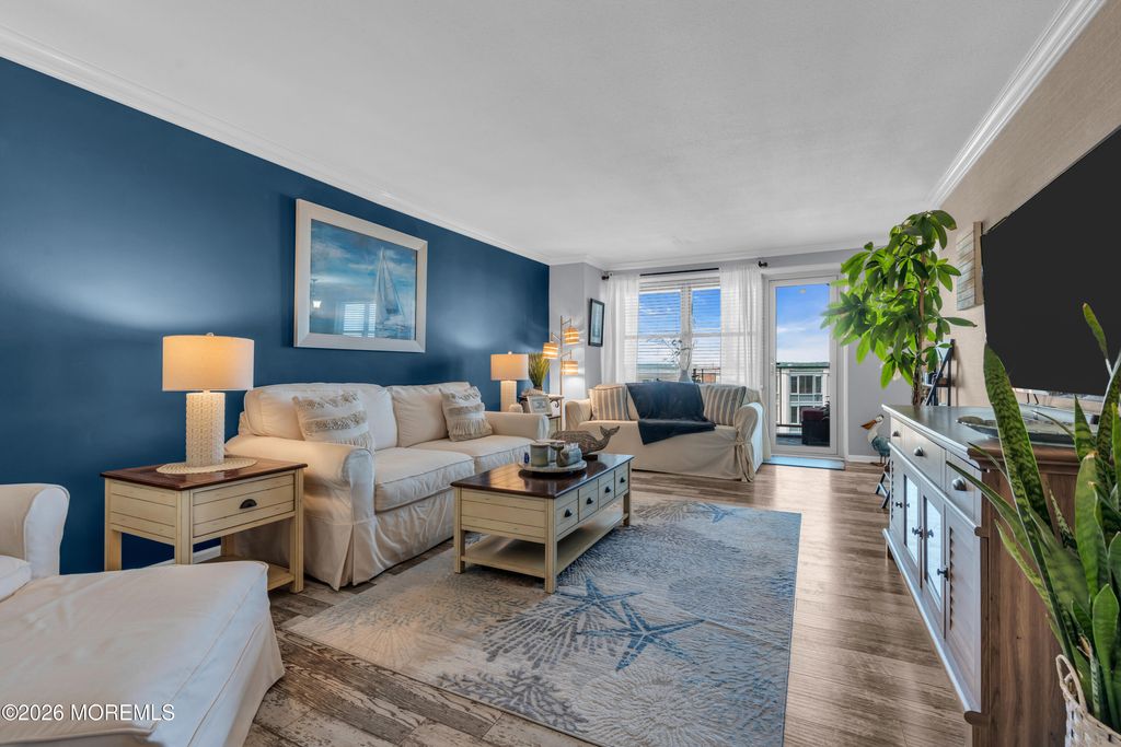 28 Riverside Avenue 11K, Red Bank, NJ 07701