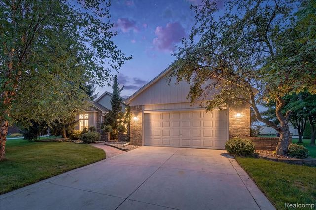 40820 Brightside Court, Sterling Heights, MI 48310