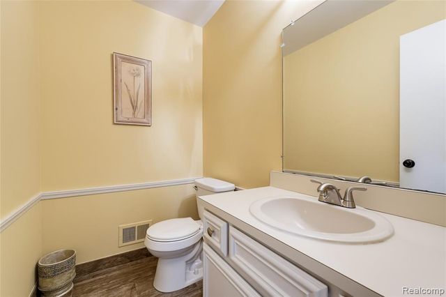 40820 Brightside Court, Sterling Heights, MI 48310