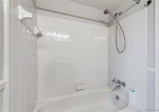 40820 Brightside Court, Sterling Heights, MI 48310