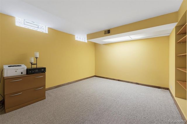 40820 Brightside Court, Sterling Heights, MI 48310