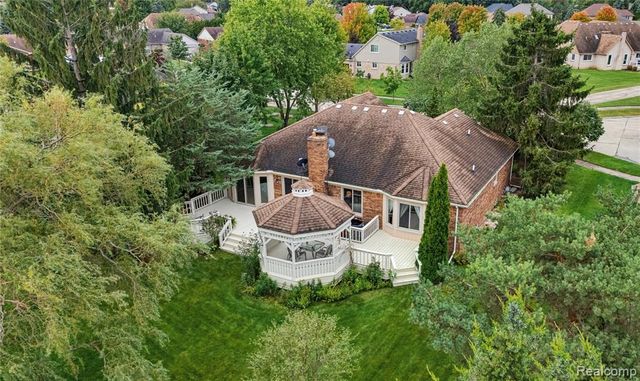 40820 Brightside Court, Sterling Heights, MI 48310