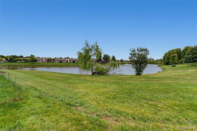 40820 Brightside Court, Sterling Heights, MI 48310