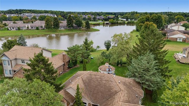 40820 Brightside Court, Sterling Heights, MI 48310