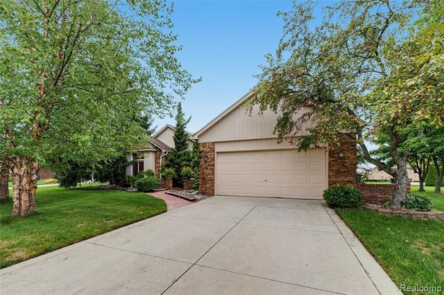 40820 Brightside Court, Sterling Heights, MI 48310