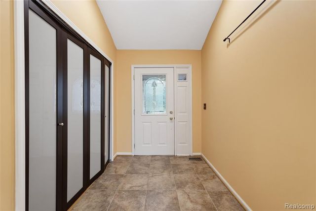 40820 Brightside Court, Sterling Heights, MI 48310