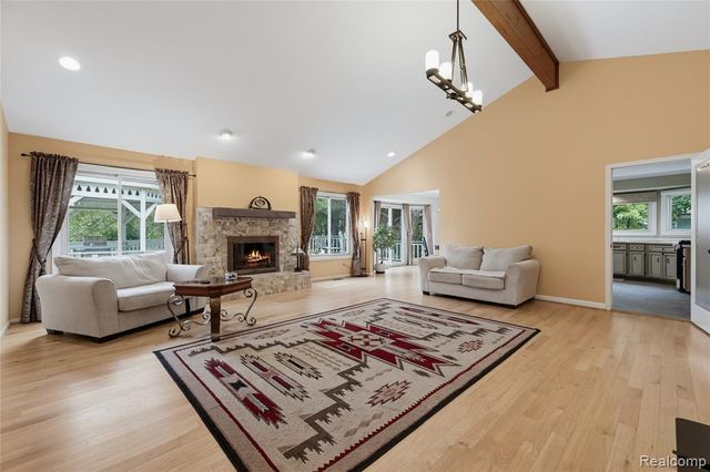 40820 Brightside Court, Sterling Heights, MI 48310