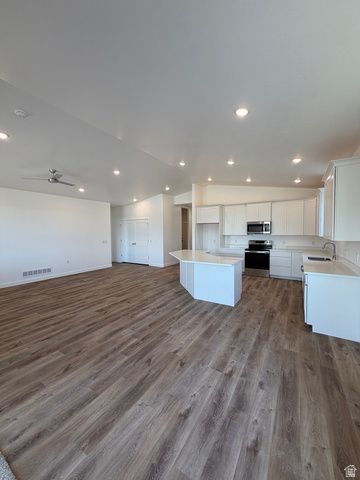 2223 S 2080 W, West Haven, UT 84401