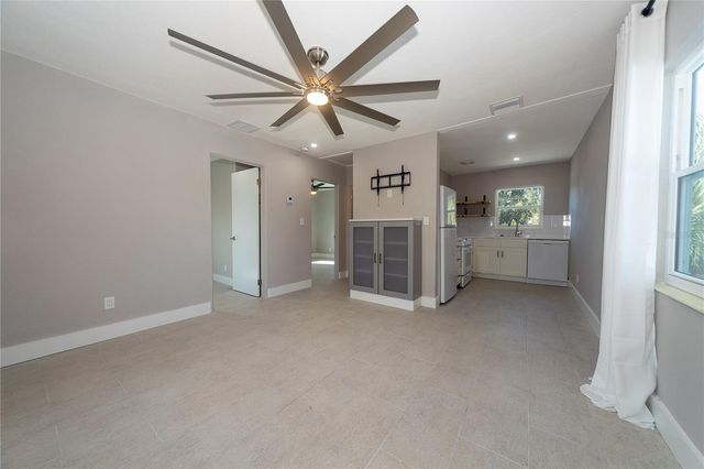 2004 1ST STREET SE, St Petersburg, FL 33705