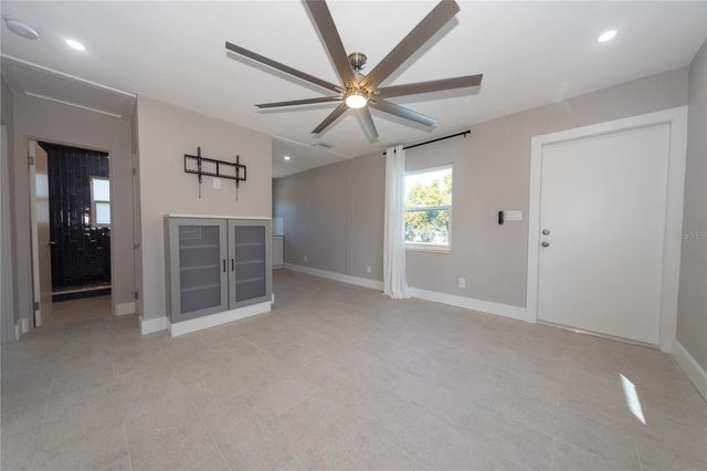 2004 1ST STREET SE, St Petersburg, FL 33705