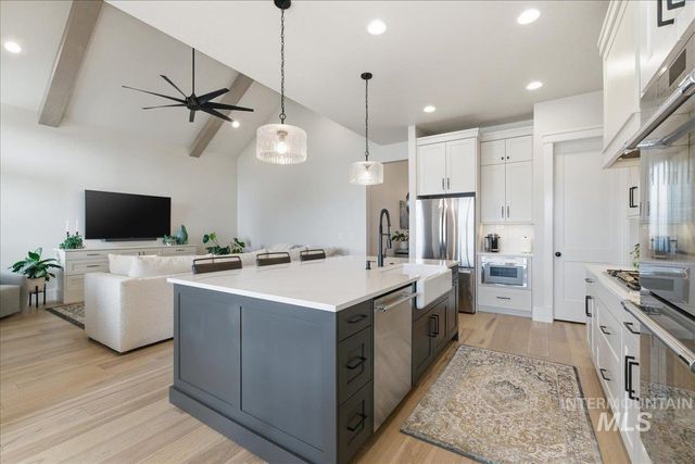 7065 S Zenith Ave, Meridian, ID 83642