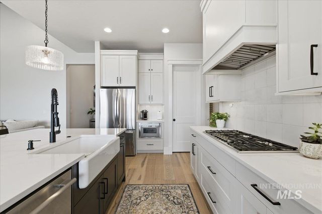 7065 S Zenith Ave, Meridian, ID 83642