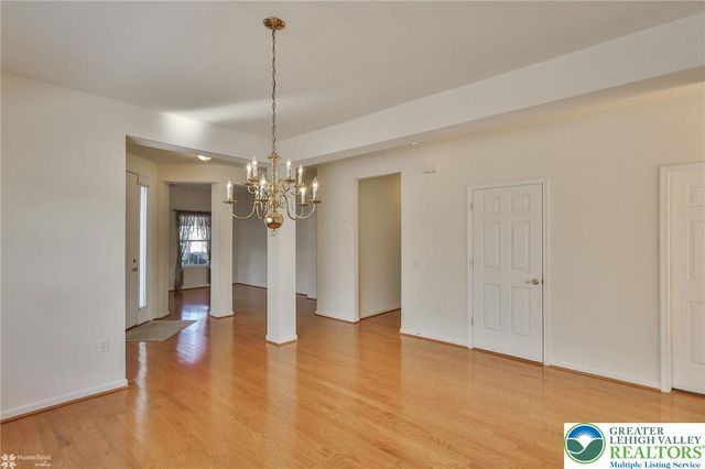 13 Devonshire Drive, Palmer Twp, PA 18045