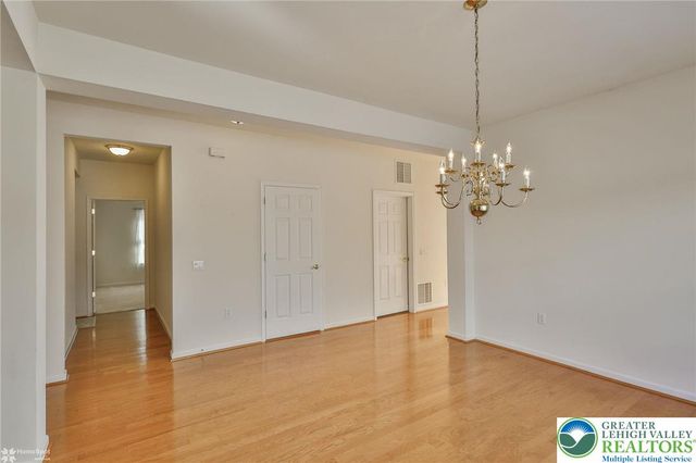 13 Devonshire Drive, Palmer Twp, PA 18045