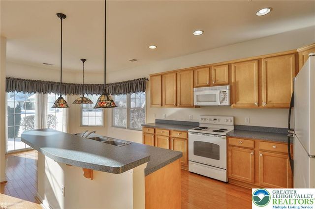 13 Devonshire Drive, Palmer Twp, PA 18045