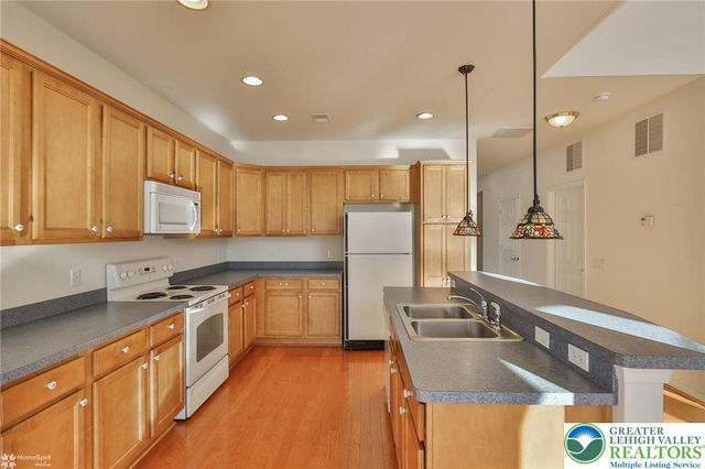 13 Devonshire Drive, Palmer Twp, PA 18045